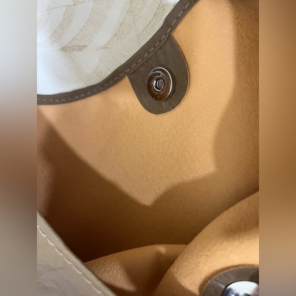 Elegant Brown PU/ fabric Tote Bag - Picture 3 of 11